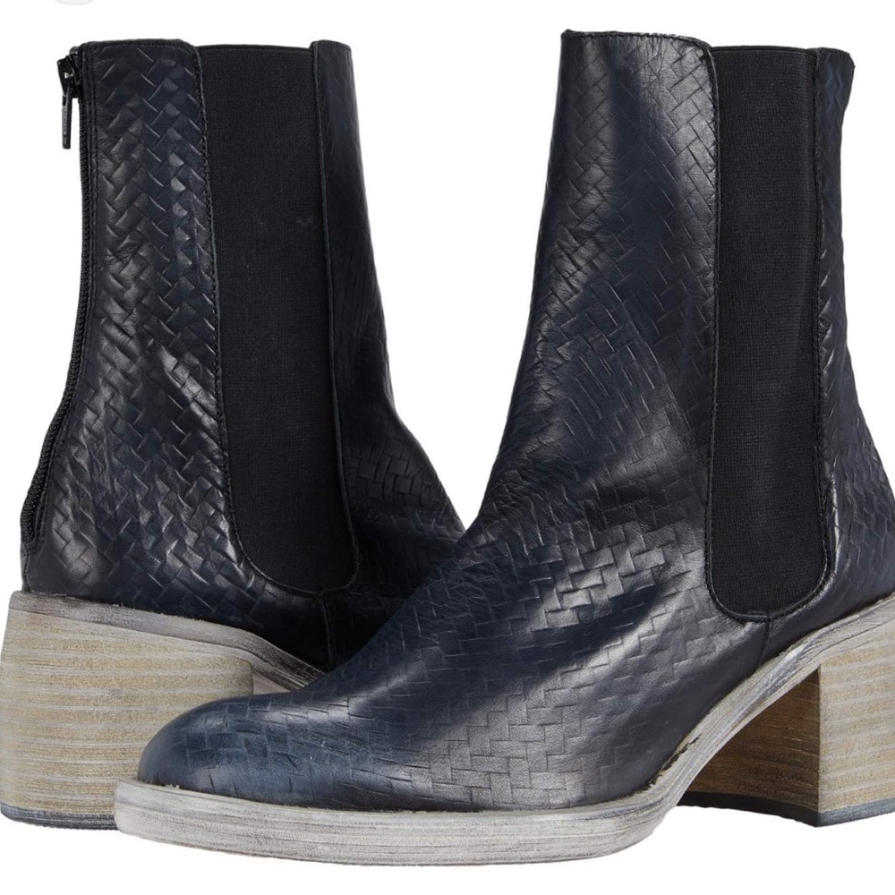 FREE PEOPLE ESSENTIAL CHELSEA BOOTS BLACK ANIMAL PRINT 8.5 LEATHER